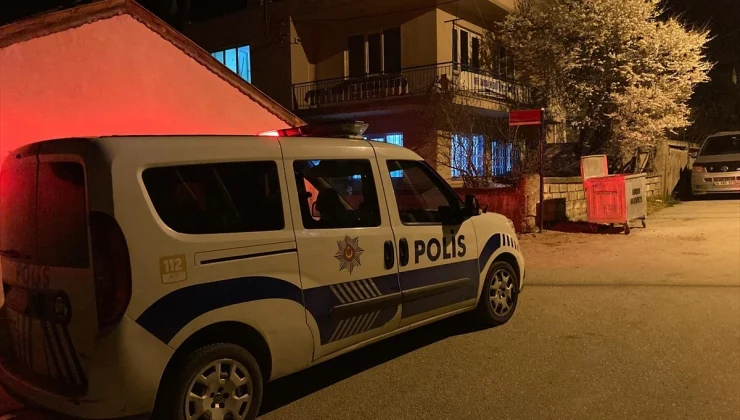 Burdur’da üvey oğlu tarafından bıçakla yaralanan kişi hastaneye kaldırıldı