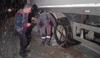 Çamlıbel Geçidi’nde kar yağışı etkili oldu, sürücüler zor anlar yaşadı