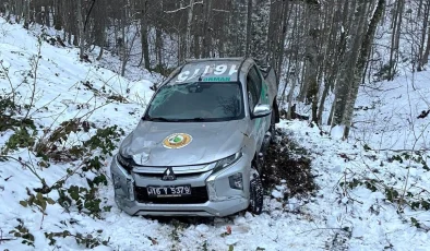 İnegöl’de Orman İşletme Müdürlüğüne ait kamyonet şarampole yuvarlandı, 5 kişi yaralandı