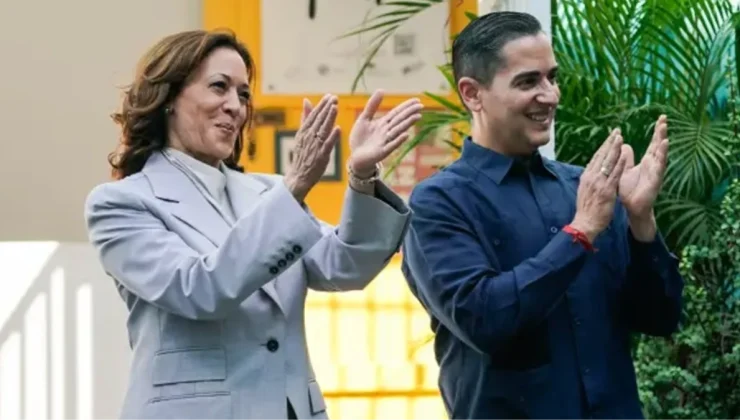 Kamala Harris, Porto Riko ziyaretinde şarkı sözlerinin Filistin ve Haiti hakkında olduğunu öğrenince alkışlamayı kesti