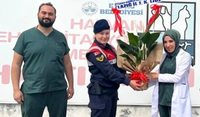 Elazığ’da jandarma ekipleri veteriner hekimleri unutmadı