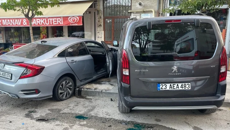 Elazığ’da kaza: Sürücü yaralandı, annesi hastanede hayatını kaybetti