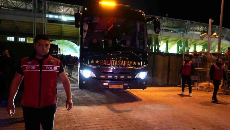 Galatasaray, Süper Kupa maçının ardından taraftarların yoğun ilgisiyle stattan ayrıldı