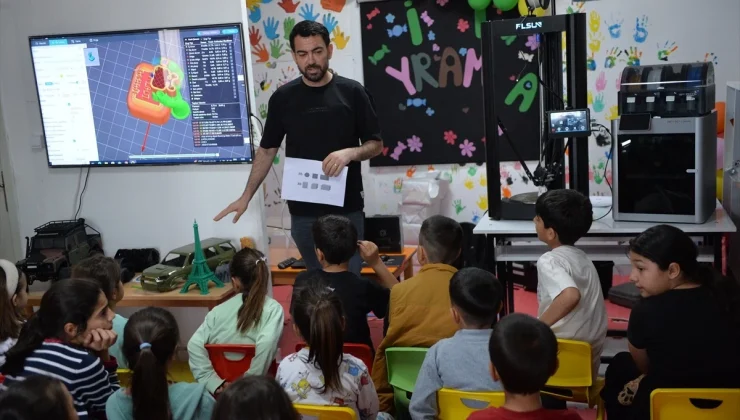 Havelsan, mühendislik eğitimi verdiği çocuklara oyuncak hediye ediyor