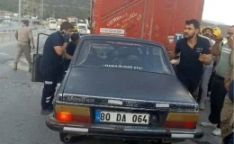 Mersin’de otomobilin tıra çarpması sonucu 1 kişi öldü, 1 kişi yaralandı