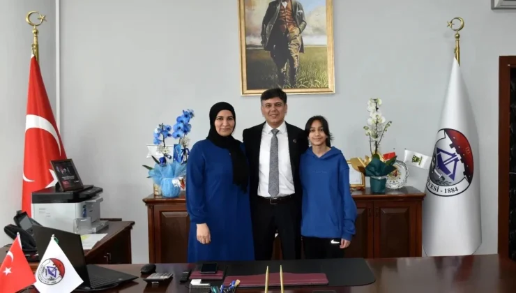 Söğüt Belediye Başkanı Ferhat Durgut, kızından büyük destek aldı