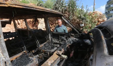 Yahudi yerleşimciler, Batı Şeria’da Filistinlilere ait ev ve aracı ateşe verdi