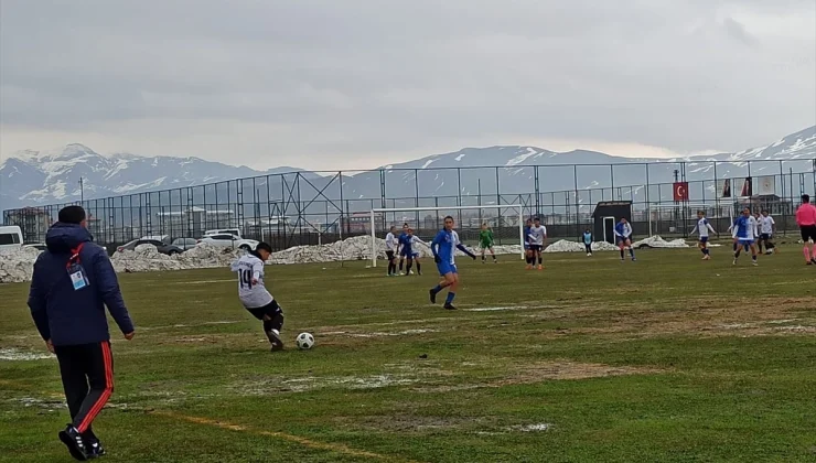 Yüksekova Belediyespor, Antalya Denizspor ile 2-2 berabere kaldı