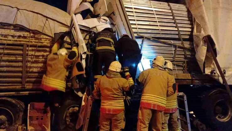 Anadolu Otoyolu Düzce Gişelerinde Trafik Kazası: Bir Sürücü Hayatını Kaybetti