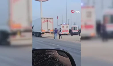 Belediye otobüsü ve 2 tırın karıştığı kazada 7 kişi yaralandı