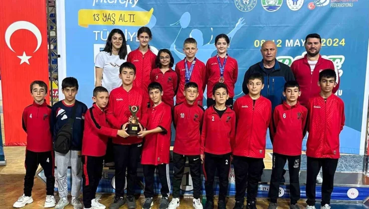 Erzincan İl Özel İdaresi Spor Kulübü, U13 Türkiye Badminton Şampiyonasında Başarıya İmza Attı