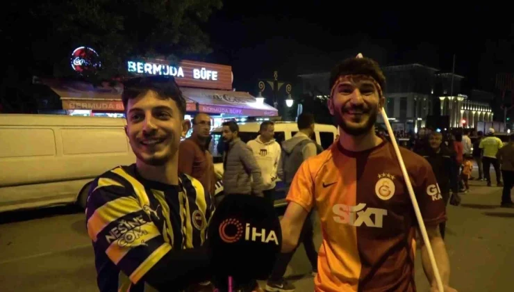 Galatasaray Şampiyonluğunu Kutlayan Taraftarlar Kütahya’da Sokaklara Döküldü