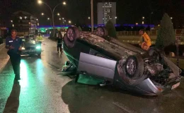 Karaman’da sağanak yağış nedeniyle otomobil devrildi, sürücü yaralandı