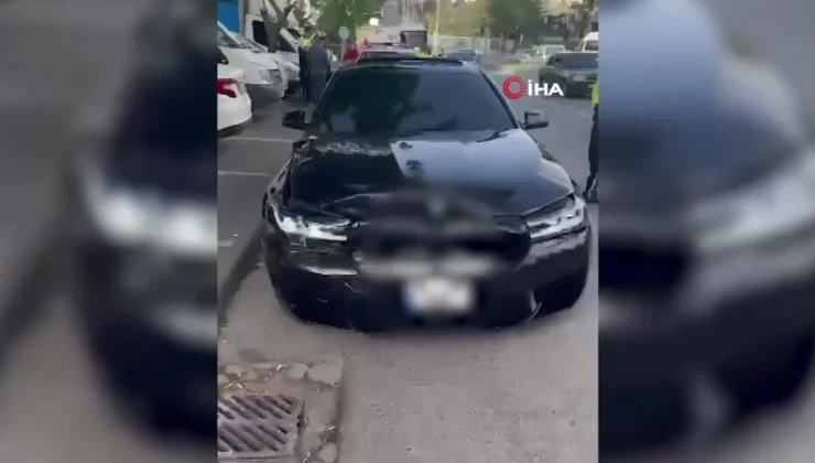 Kayseri’de Ehliyetine El Konulan Sürücü Drift Yaparak Otomobile Çarptı