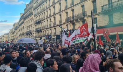 Paris’te Filistin’e Destek Gösterisi