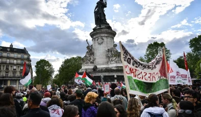 Paris’te Filistinlilerin Nekbe’nin 76. yıl dönümü için gösteriler düzenlendi