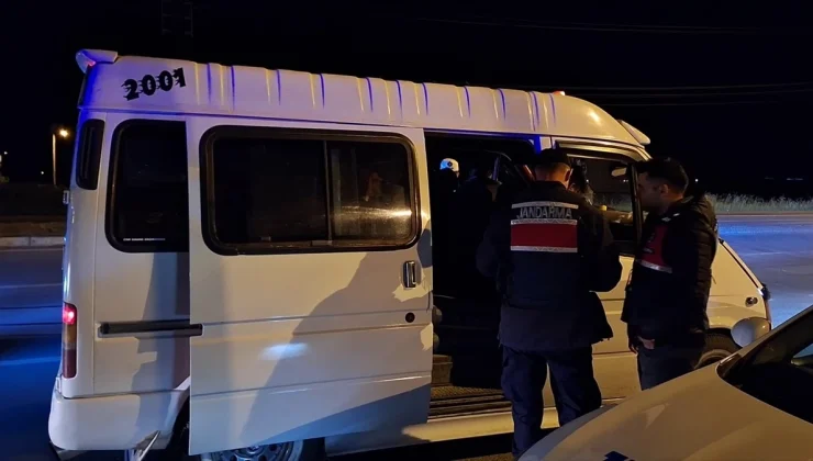 Samsun’da Polis ve Jandarma Ekipleri Trafik ve Asayiş Uygulaması Gerçekleştirdi