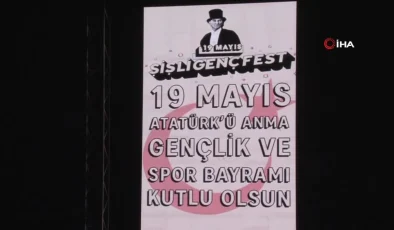 Şişli’de Duman konseriyle 19 Mayıs kutlandı