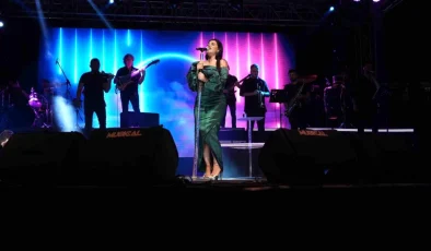 Ünlü sanatçı Zara, Kilis’te unutulmaz bir konser verdi