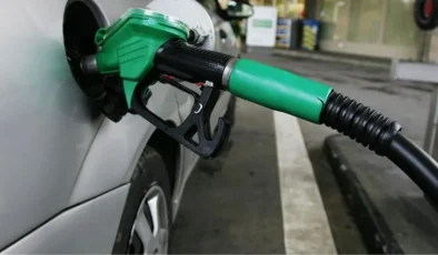 Benzine ve motorine kontak kapattıracak zam