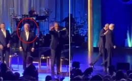 Biden bağış etkinliğinde yine dondu kaldı! Yardımına eski Başkan Obama koştu