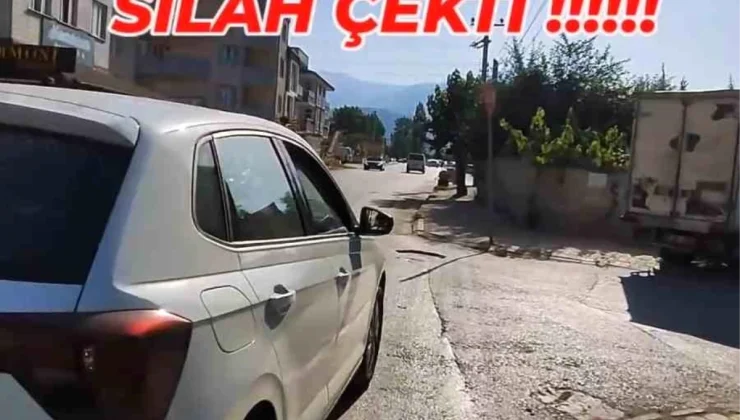 Bursa’da motosiklet sürücüsüne silah doğrultma olayı