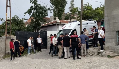 Eskişehir’de yabancı uyruklu aileler arasında çıkan kavgada 3 kişi bıçakla yaralandı