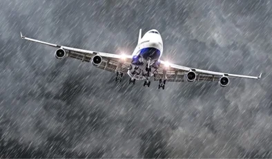 İstanbul’a yağmur ve fırtına nedeniyle inemeyen uçakta pilot ecel terleri döktü: Çok fena sallanıyoruz