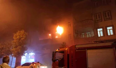 Şanlıurfa’da Dört Katlı Binada Yangın Çıktı, 6 Kişi Mahsur Kaldı