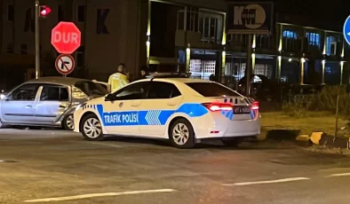 Zonguldak’ta kavşakta otobüs ile otomobil çarpıştı: 4 yaralı