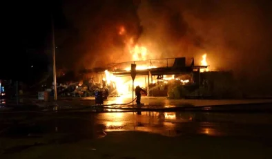 Malatya’da Hırdavat Konteynerinde Yangın: Milyonlarca Liralık Hasar