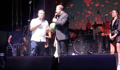 Rafet El Roman, Tekirdağ’da Karpuz Şenliği’nde Muhteşem Konser Verdi