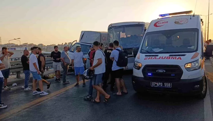 Antalya’da Tur Midibüsü Kazası: 1 Ölü, 4 Yaralı