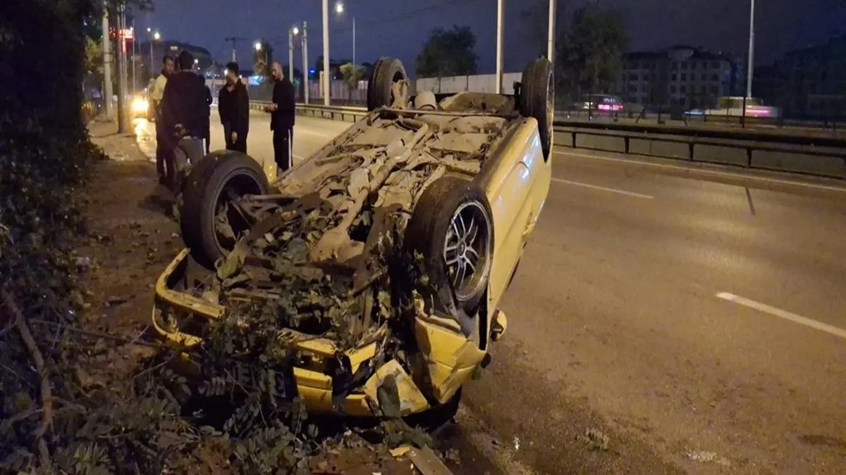 Bursa’da takla atan otomobilde 4 kişi yaralandı