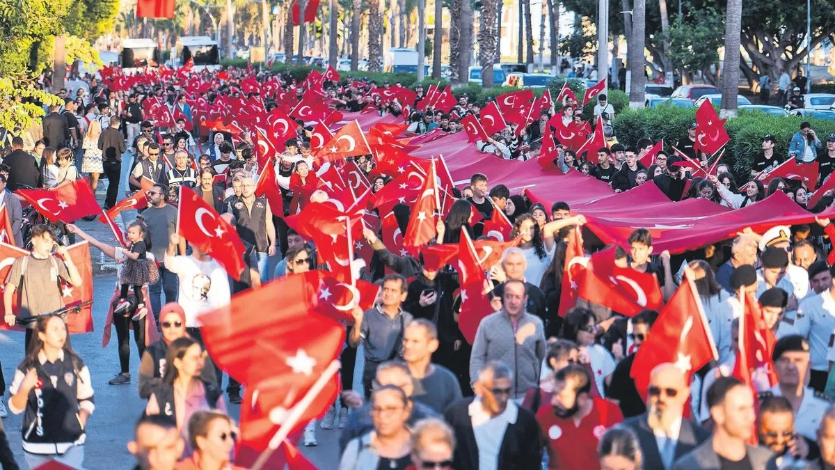 Gururla, onurla nice yıllara Türkiyem